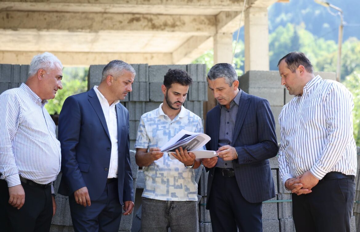 უჩამბის ადმინისტრაციულ ერთეულში მიმდინარე პროექტებს გაეცნენ