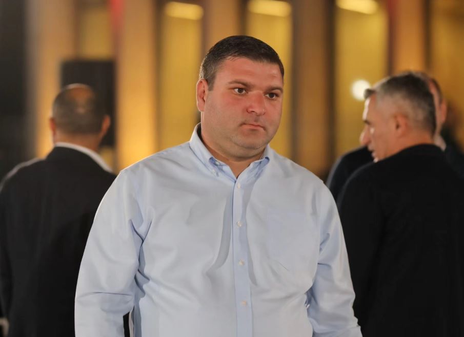 ბესო შენგელია : ბენზინში სამშობლო არ იცვლება, სასწრაფოდ დააფიქსირეთ თქვენი პოზიცია