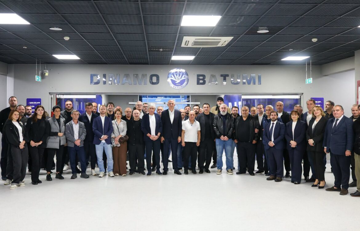 ზურაბ პატარაძე აჭარაში მოქმედი სპორტული ფედერაციების ხელმძღვანელებსა და ვეტერან სპორტსმენებს შეხვდა