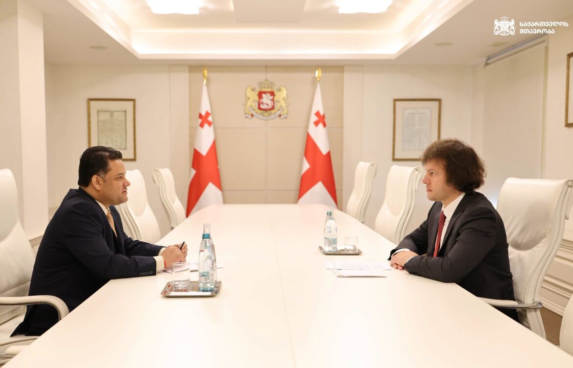 პრემიერი ინდოეთის რესპუბლიკის საგანგებო და სრულუფლებიან ელჩს შეხვდა