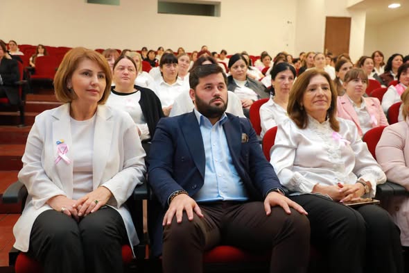 კამპანიას „ვარდისფერი ოქტომბერი“ ხელვაჩაური შეუერთდა