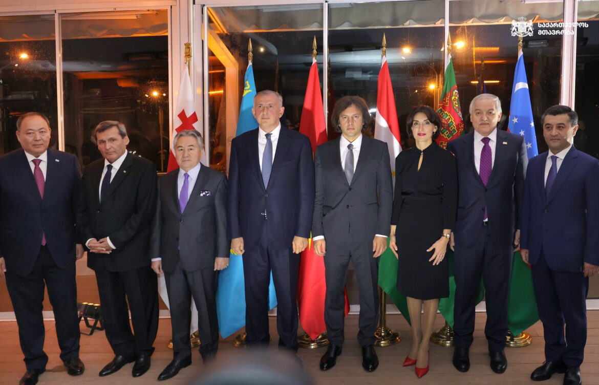 პრემიერმა საგარეო საქმეთა მინისტრებს ოფიციალურ ვახშამზე უმასპინძლა