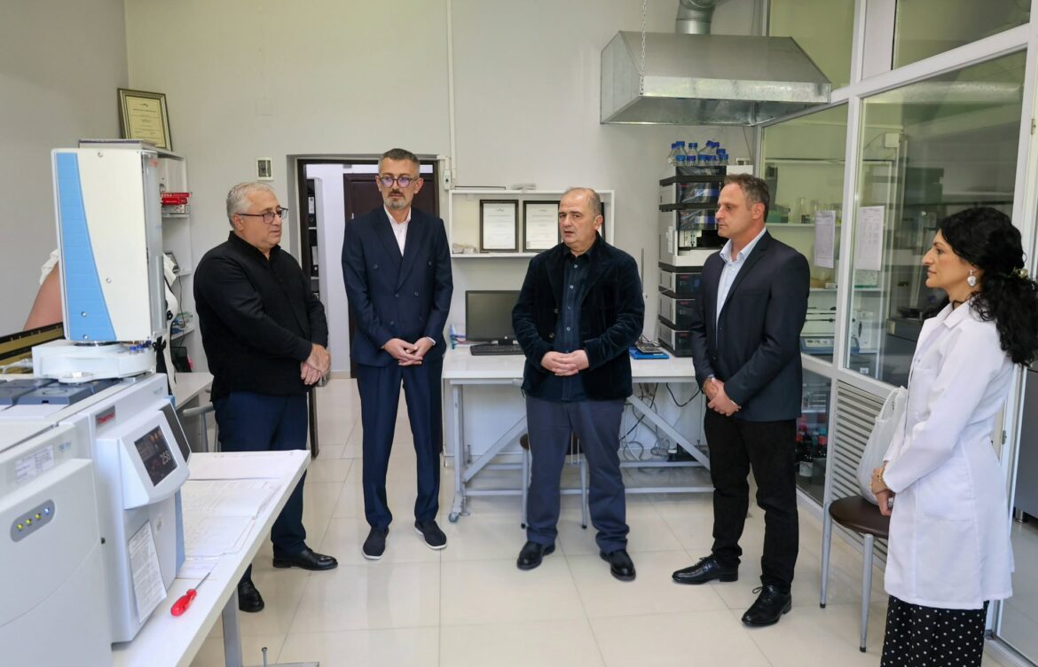 ლაბორატორიულ კვლევით ცენტრში სამუშაო შეხვედრა გაიმართა