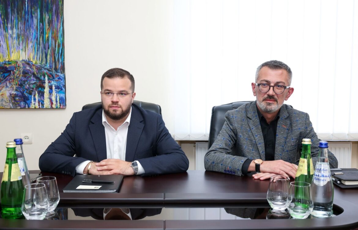 დენის სალუქვაძემ ციტრუსის მოსავლის შენახვისა და რეალიზაციის ხელშეწყობის საკითხები განიხილა